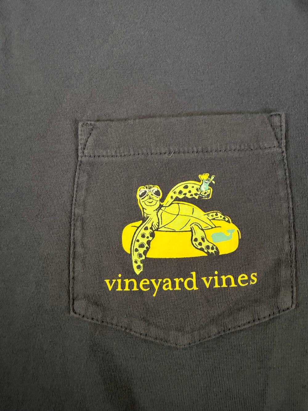 Vineyard Vines Mens L Sea Turtle Floating In Inner Tube Pocket T-Shirt Blue